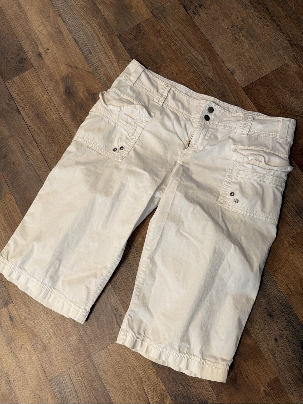 Old Navy White Capris
